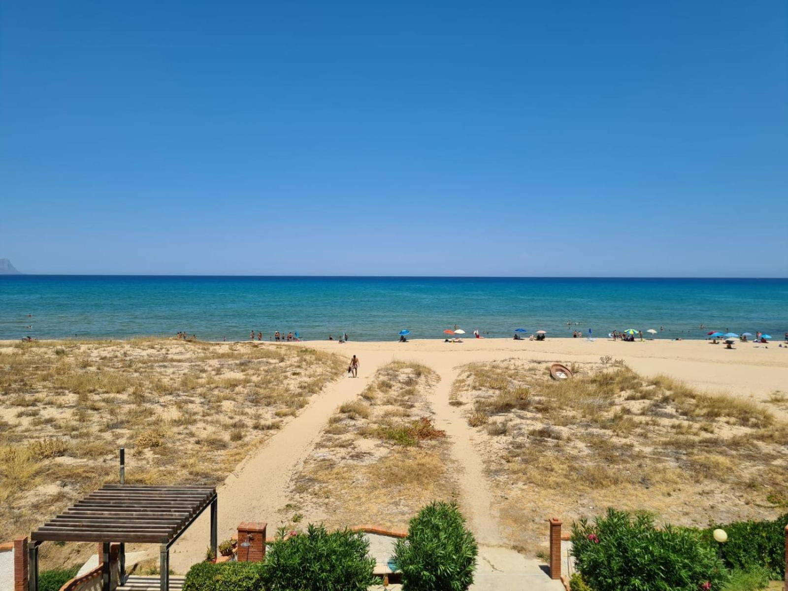 La Perla Sulla Spiaggia ألكامو مارينا المظهر الخارجي الصورة